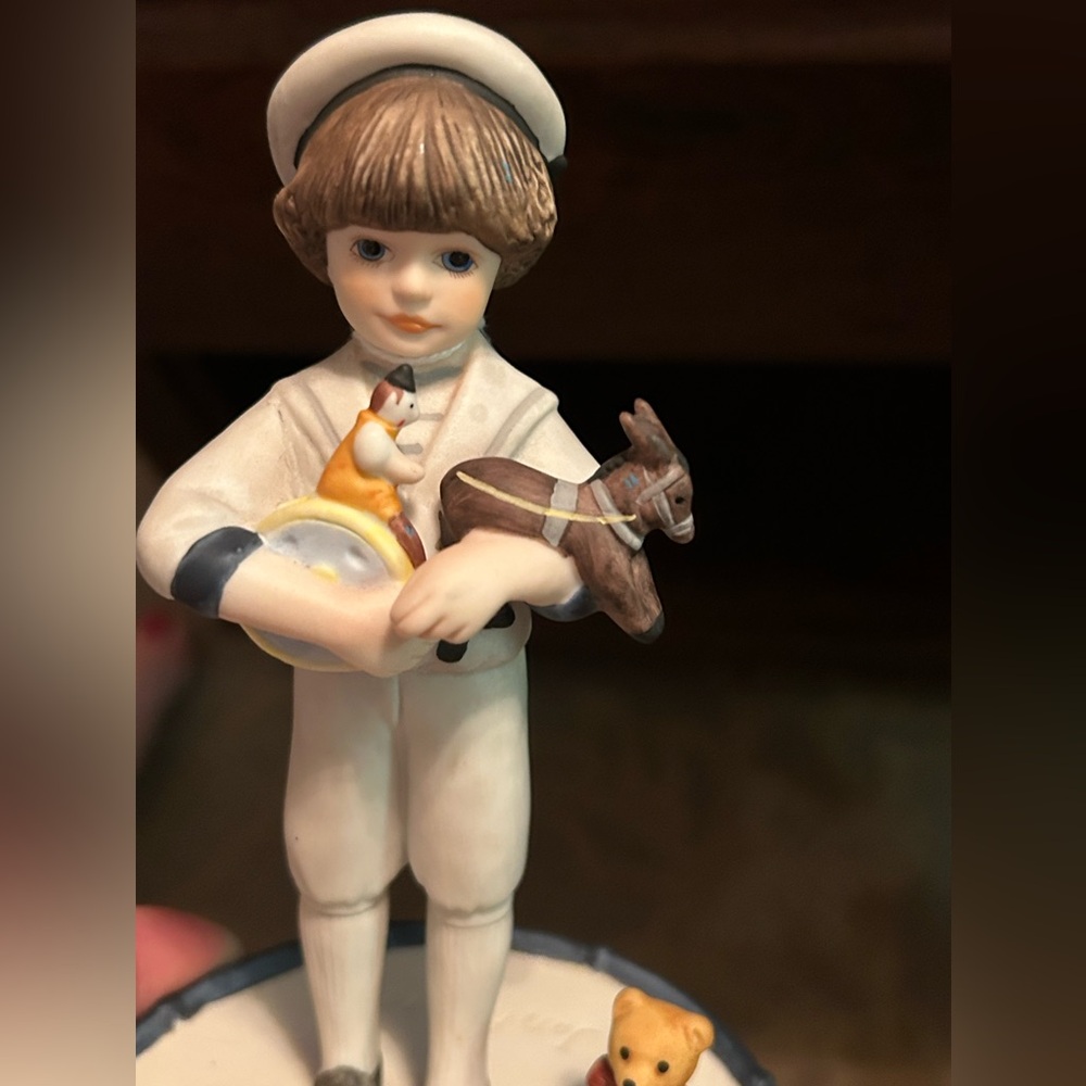 JAN HAGARA "JOE JOHN" L/E MUSIC BOX PLAYS "EVERYTHING IS BEAUTIFUL"